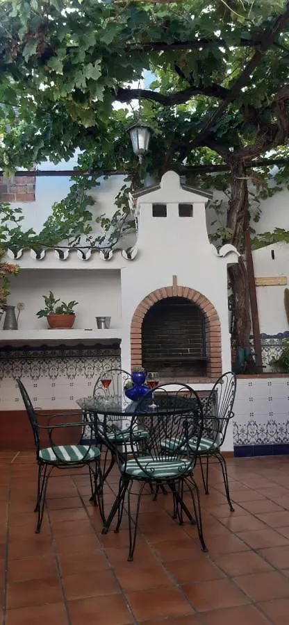 Casa Luciita: Agradable Con Chimenea, Patio Y Bbq. contacts