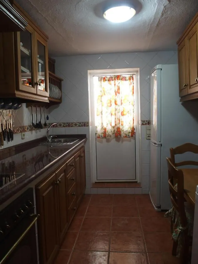 Casa Luciita: Agradable Con Chimenea, Patio Y Bbq. Villa Ojen