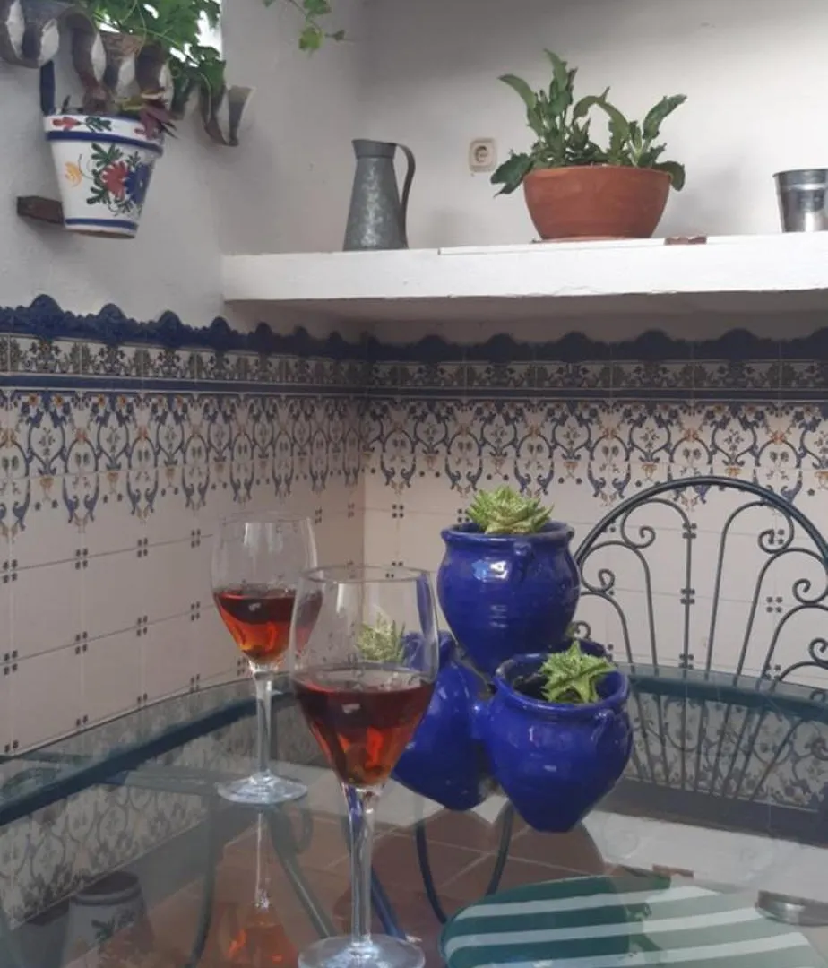 Casa Luciita: Agradable Con Chimenea, Patio Y Bbq. Villa Ojen Holiday home